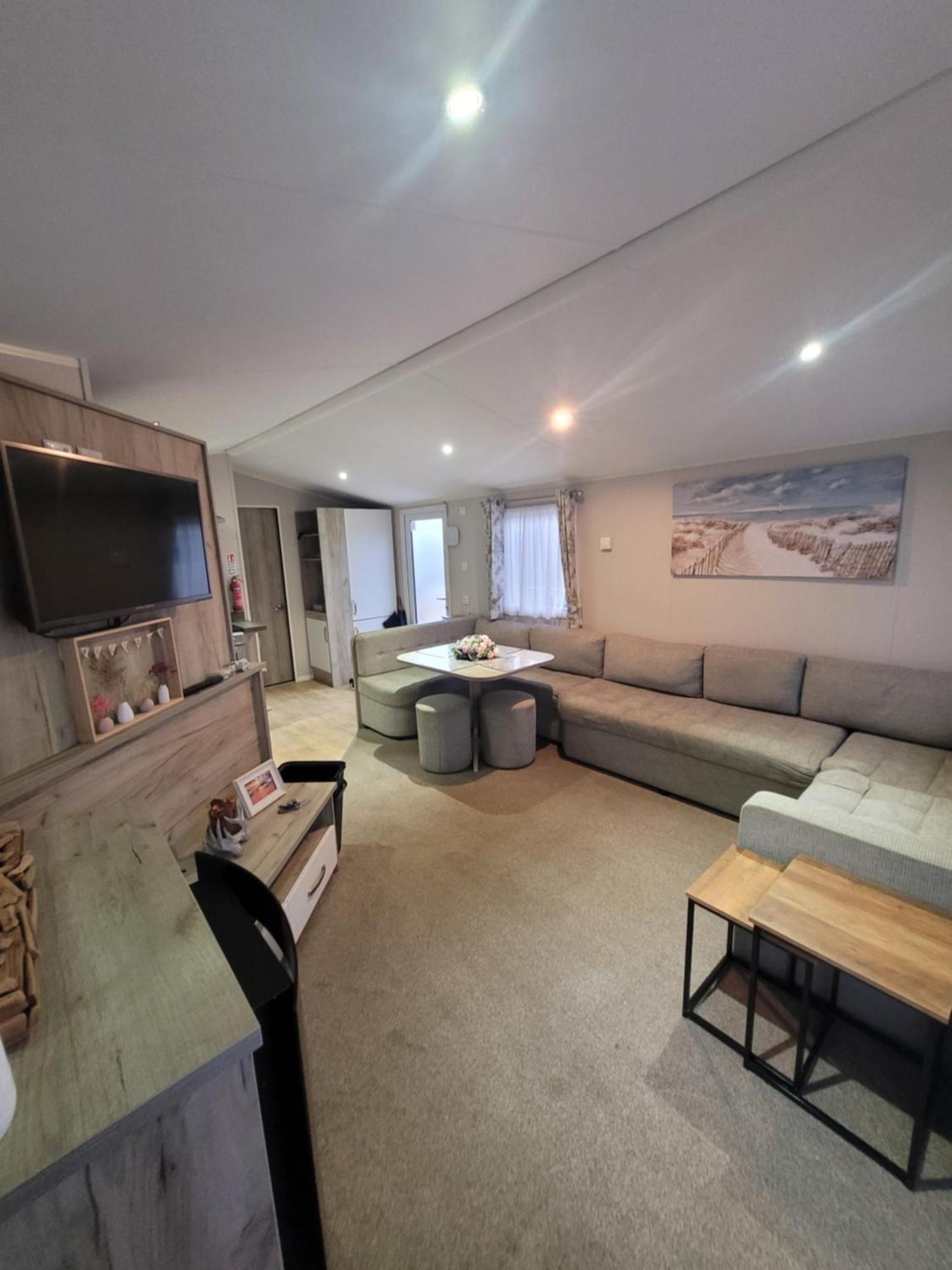 A22 Unity Beach Holiday Resort Unity Brean Sleeps 8 People 3 Bedrooms 1 Pet Stays Free Berrow Bagian luar foto